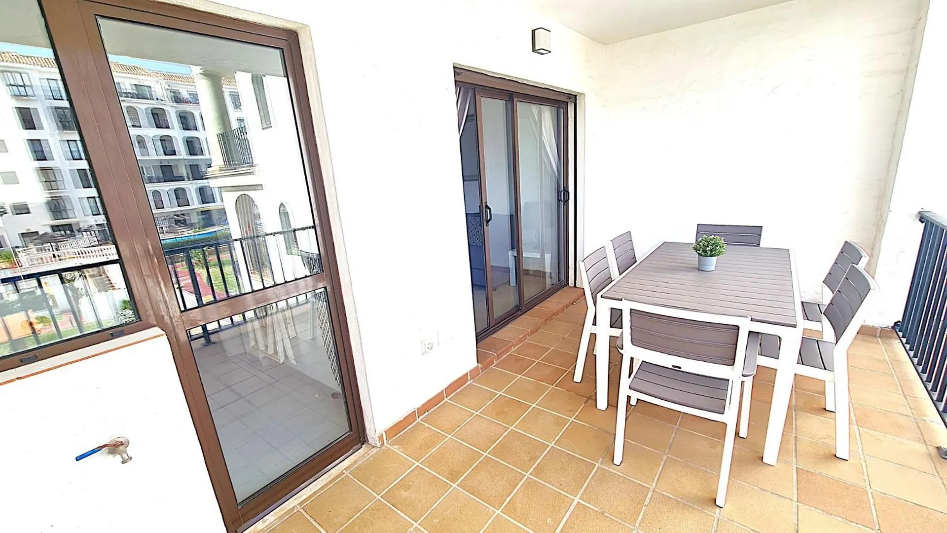 Lovely 2-Bed Apartment In Marina De La Duquesa Castillo de Sabinillas 0*,  Spanje